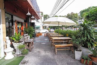 ای تی اسمایل هاوس