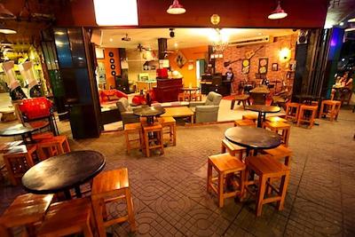 ای تی اسمایل هاوس