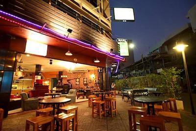 ای تی اسمایل هاوس