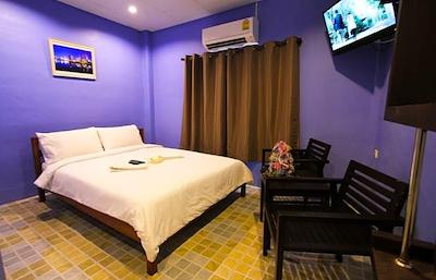 ای تی اسمایل هاوس