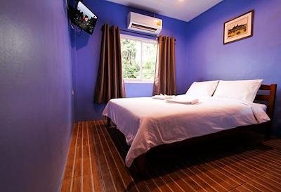 ای تی اسمایل هاوس