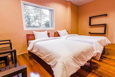 ای تی اسمایل هاوس