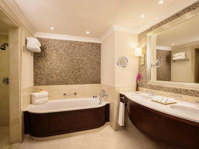 جی ای پالم تری کورت