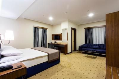 د بوستانچی هتل