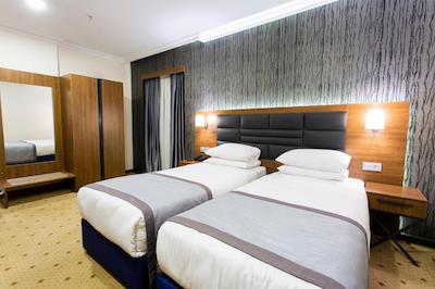 د بوستانچی هتل