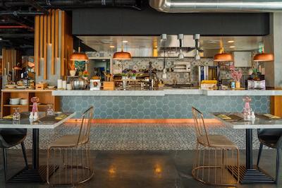 سی سنترال ریزورت د پالم دوبی