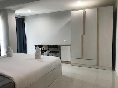 پلوئن پلوئن رزیدنس