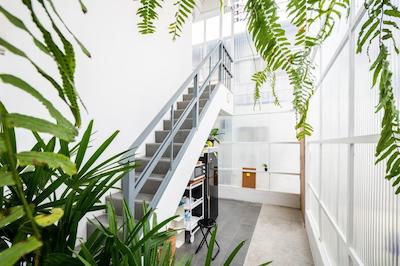 مورن اینگ هاستل