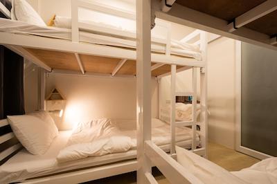 مورن اینگ هاستل