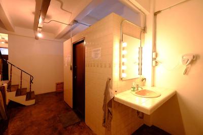 42 گست هاورس