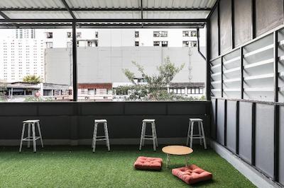 د ککون هاستل