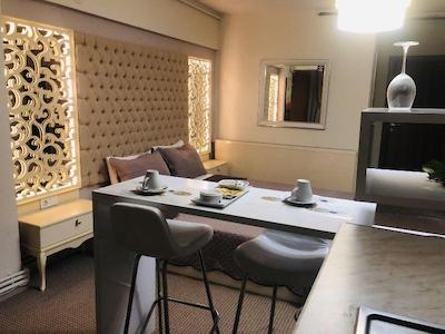 لیزیا بوتیک هتل