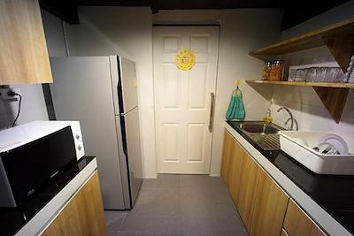 بی آر بی هاستل بانکوک سیلوم