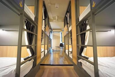 بی آر بی هاستل بانکوک سیلوم