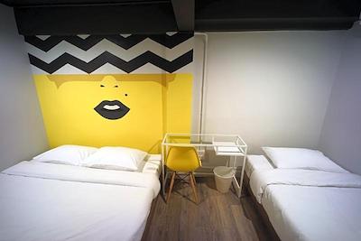 بی آر بی هاستل بانکوک سیلوم