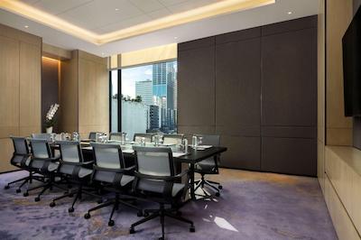 کارلتون هتل بانکوک سوکهمویت