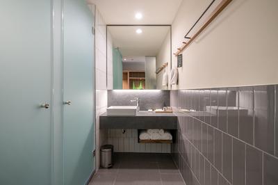 تریپل وای هتل