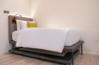 تریپل وای هتل