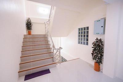 یو نید گست هاوس