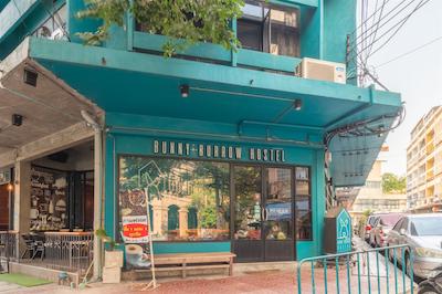 بانی بورو هاستل