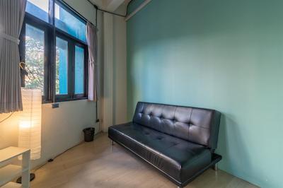 بانی بورو هاستل