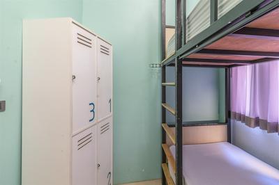 بانی بورو هاستل