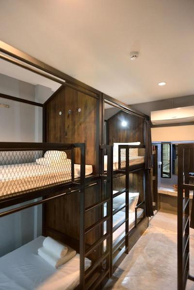 کستل بلک بانکوک