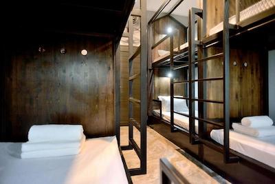 کستل بلک بانکوک