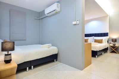 کستل بلک بانکوک