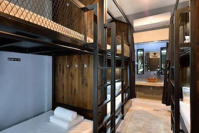 کستل بلک بانکوک