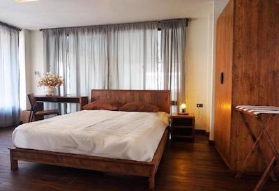 هنری اس هتل گسترو پاب