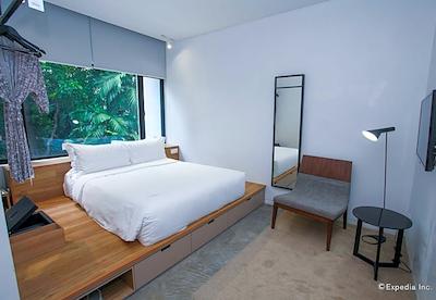 لوید اس اسن