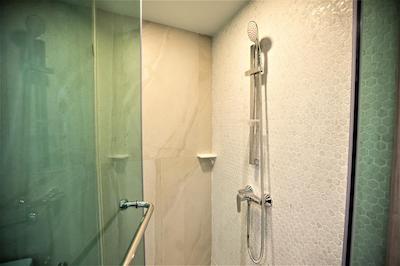 فرست پراید هتل