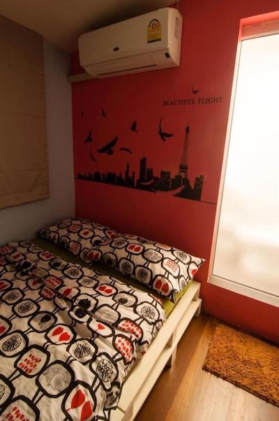 ایت تینگ کافه اند هاستل