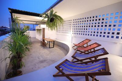 آپارتمان 45 هاستل ادالتز اونلی