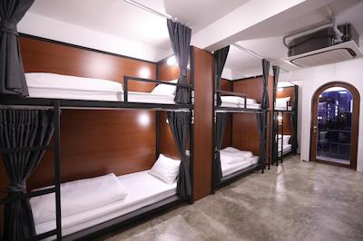 آپارتمان 45 هاستل ادالتز اونلی