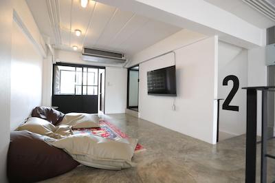 آپارتمان 45 هاستل ادالتز اونلی