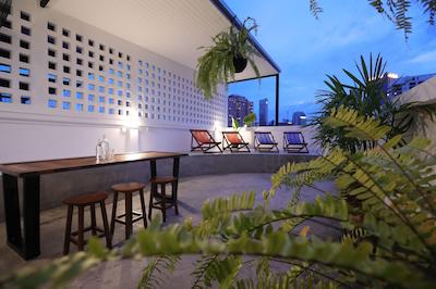 آپارتمان 45 هاستل ادالتز اونلی