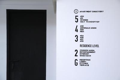 آپارتمان 45 هاستل ادالتز اونلی