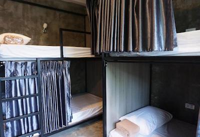 بورد گیم هاستل