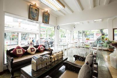 کیوبیک بانکوک هاستل