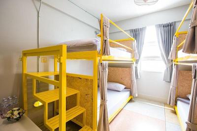 کیوبیک بانکوک هاستل