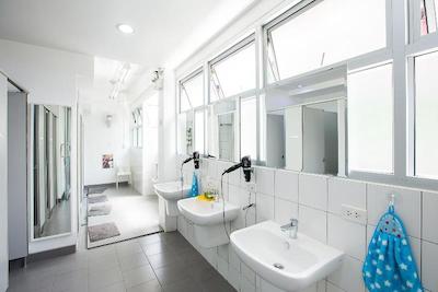 کیوبیک بانکوک هاستل