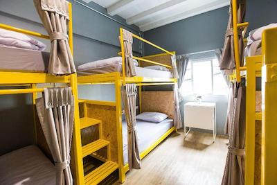 کیوبیک بانکوک هاستل