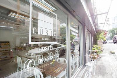 کیوبیک بانکوک هاستل