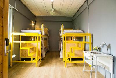 کیوبیک بانکوک هاستل