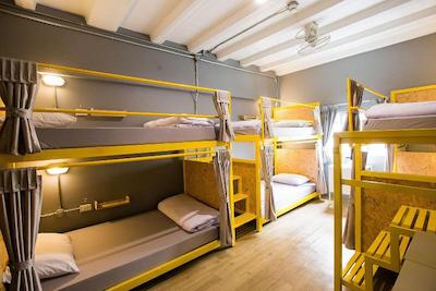 کیوبیک بانکوک هاستل