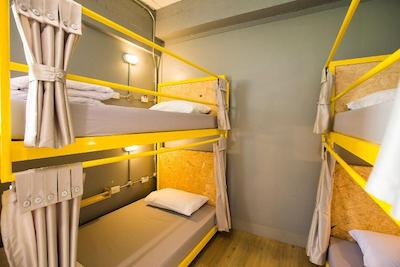 کیوبیک بانکوک هاستل