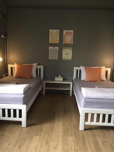 کیوبیک بانکوک هاستل