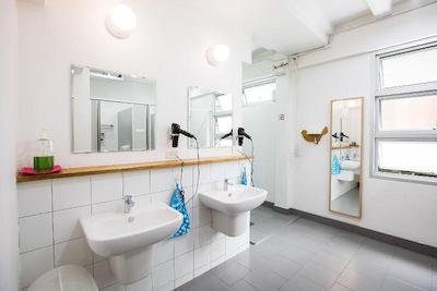 کیوبیک بانکوک هاستل